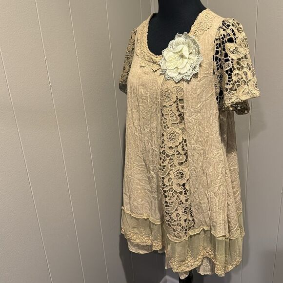 Simply Couture khaki crinkle lace short sleeve & trim embroidered mesh hem top - Picture 5 of 8